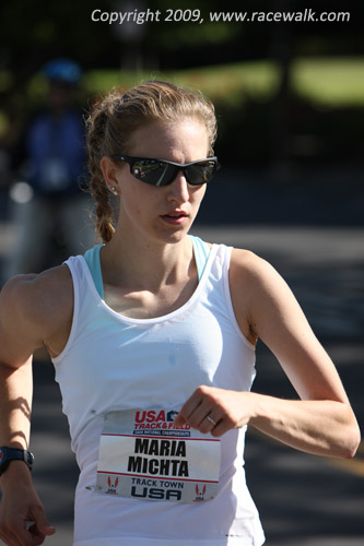 Maria Michta in control of 3rd place at the 20K Women's Race Walking Nationals